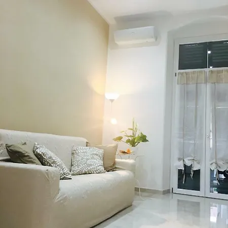 Queen Chic Apartment La Spezia
